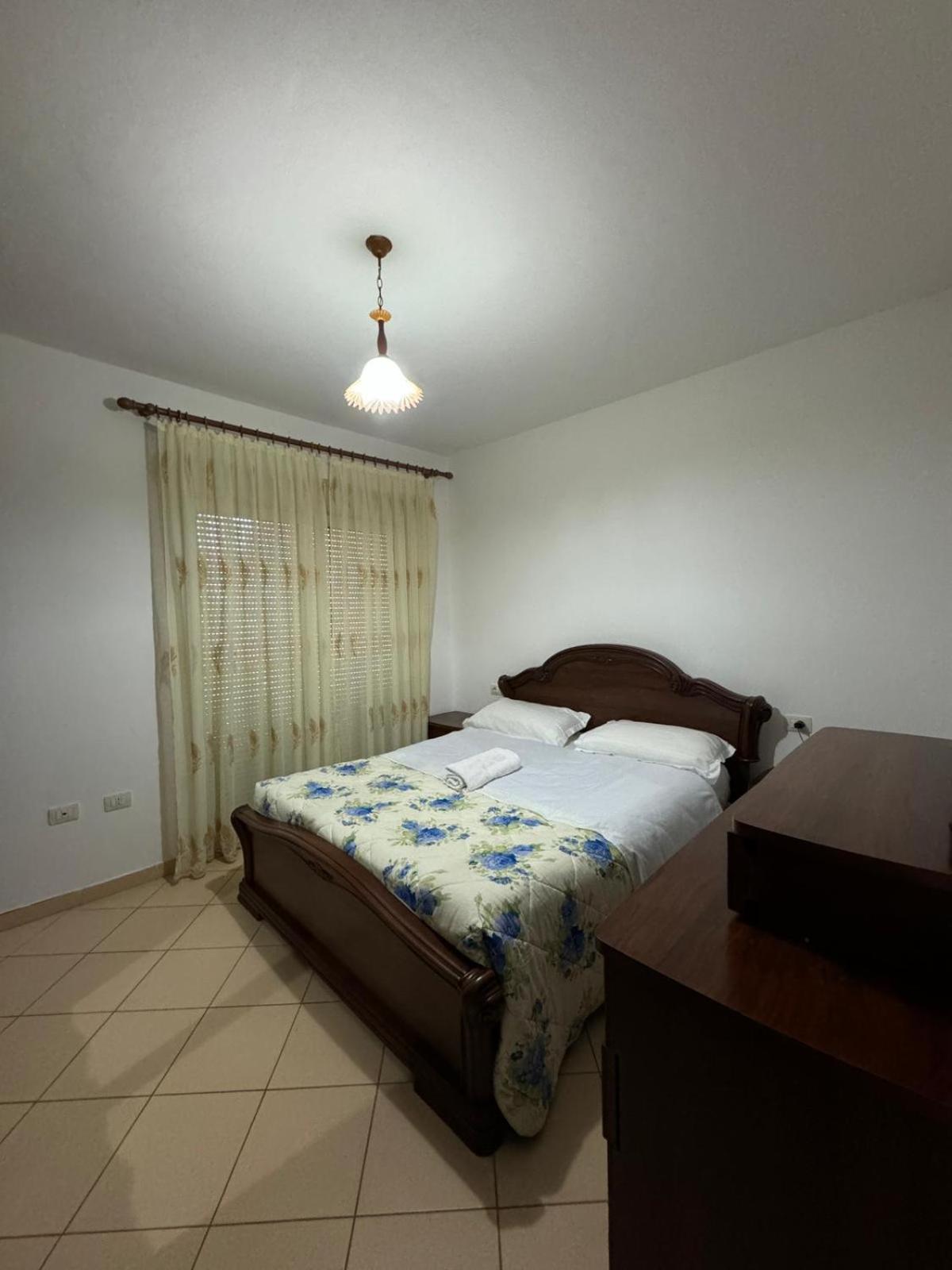 Renting House Vlore Exterior photo