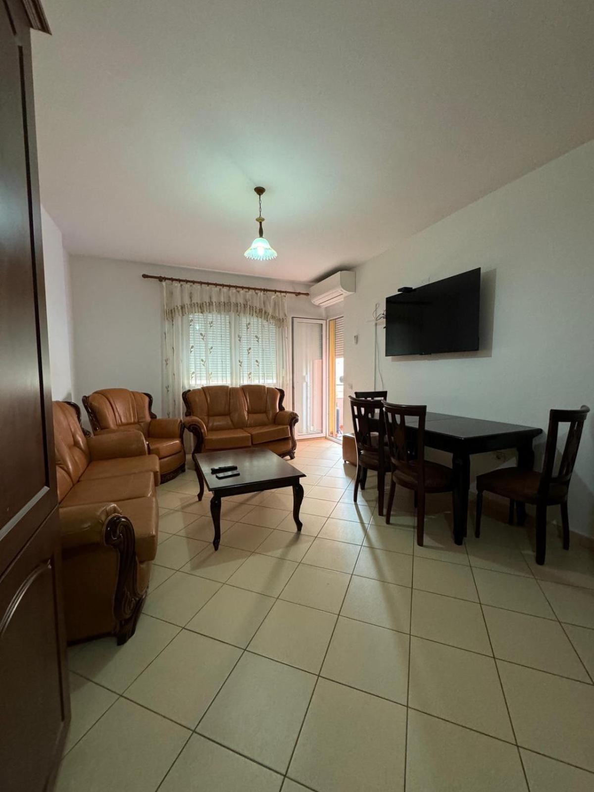 Renting House Vlore Exterior photo